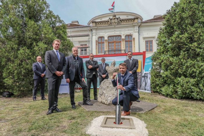 Megújul a Trianon Múzeum - Lerakták a 463,5 milliós beruházás alapkövét